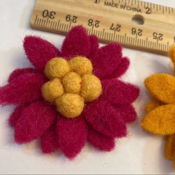 Zinnias Flowers 100% Wool Felt Crafts Applique Embellishments Needle Felting - Picture 3 of 13